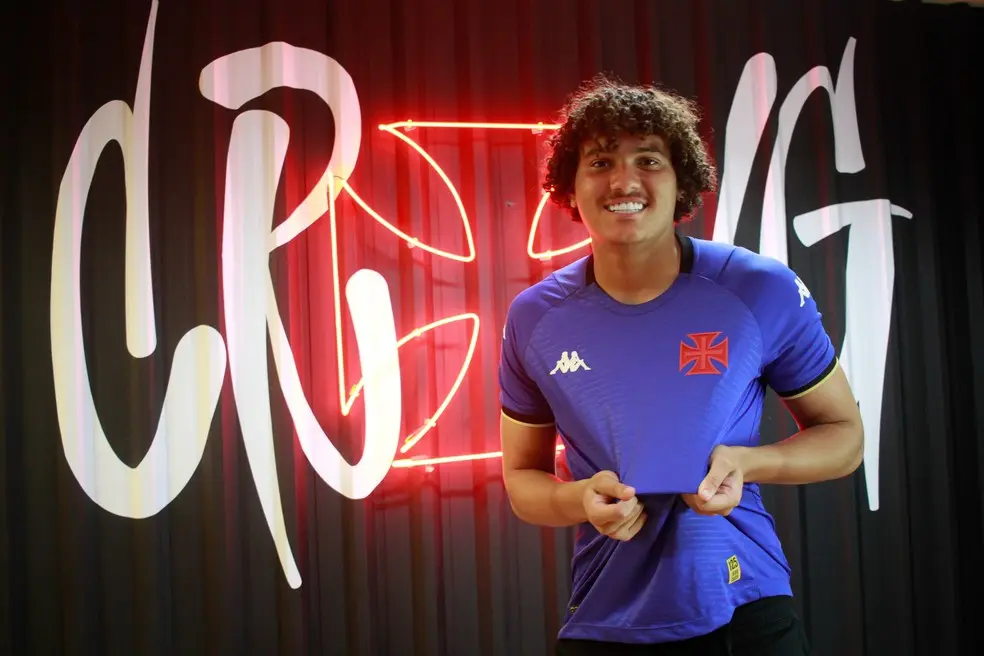 Phillipe Gabriel, goleiro do Vasco, brilha em reportagem de jornal espanhol como grande promessa