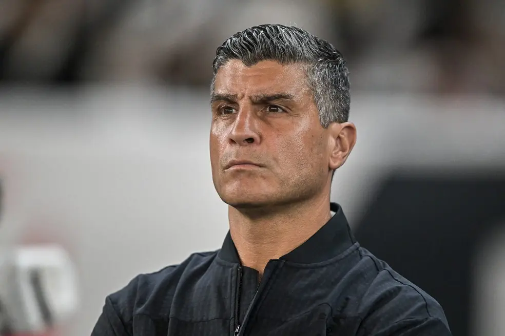 Pedro Emanuel analisa derrota do Vasco para o Flamengo em jogo misto no Brasileiro
