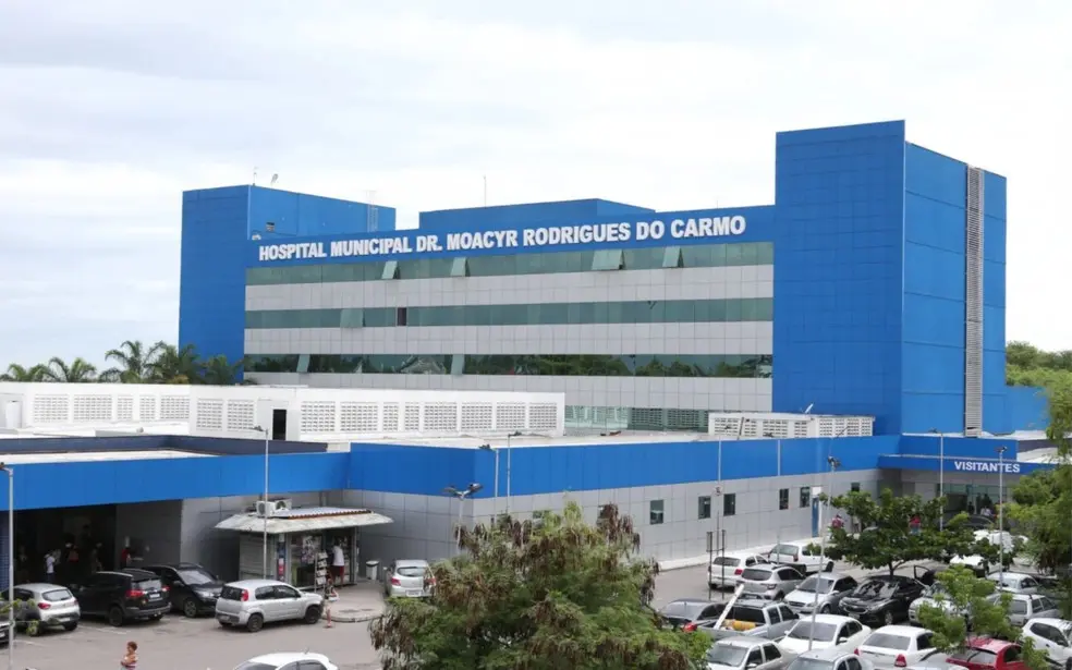 Torcedor do Vasco é baleado em confronto de torcidas organizadas em Duque de Caxias